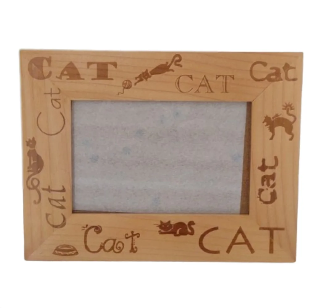 WOOD FRAME CAT